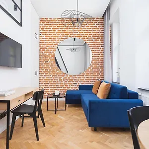 - Radziwillowska 27 , Kraków Polska